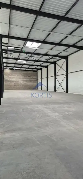 A louer Locaux d'activité 1740m² Saint-Quentin-Fallavier