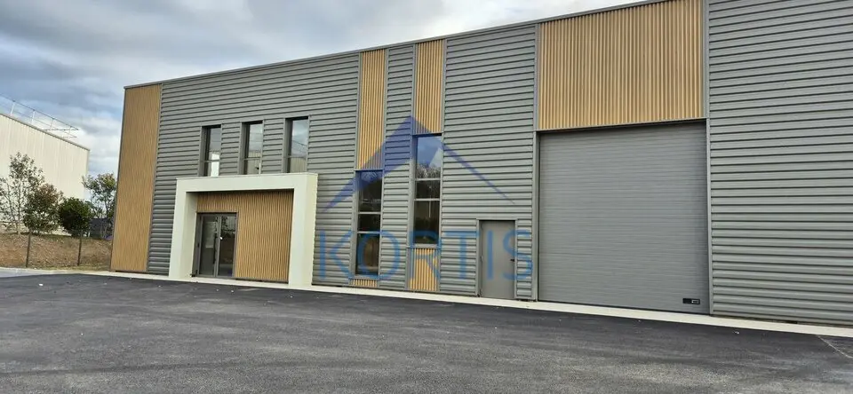 Locaux d'activités / Showroom à louer  Trévoux (01)