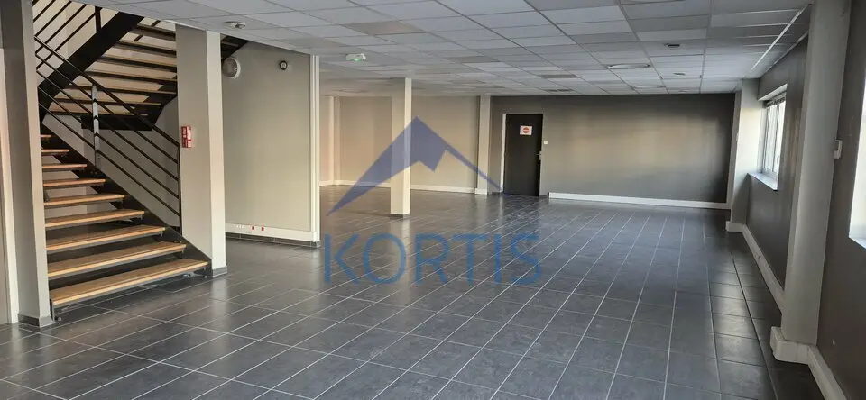 À LOUER  Bureaux  364 m²