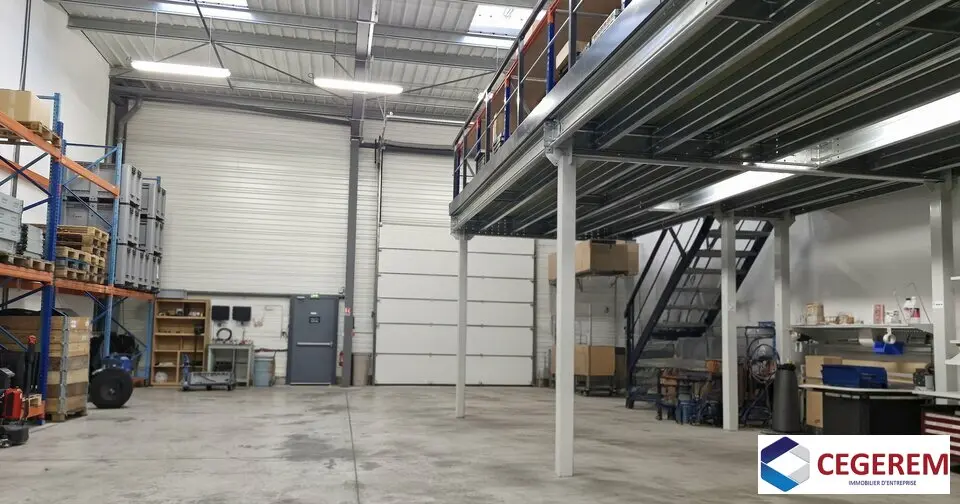 Entrepôt / Activité à louer - Moissy-Cramayel (77550) - 295 m² - 2 860 €/mois