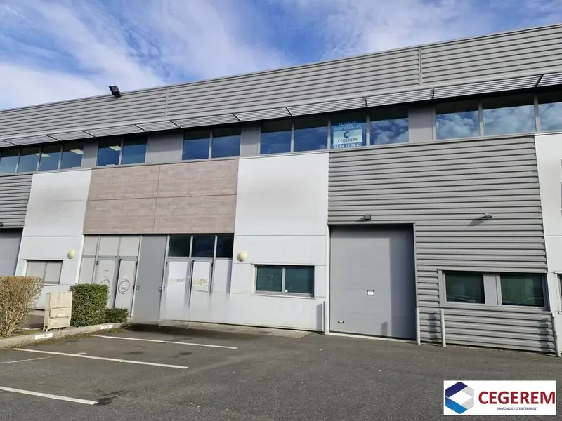 A TIGERY LOCAUX D'ACTIVITES MIXTES DE 250 M² A LA VENTE