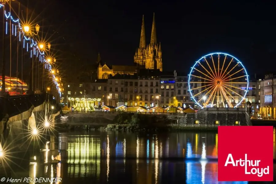 PLEIN CENTRE DE BAYONNE, RESTAURANT AVEC POSSIBILITE D'EXTENSION 