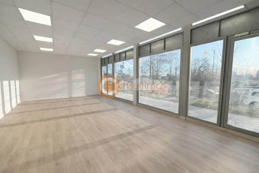 Local Commercial à louer - Bordeaux (33300) - 85 m² - 1 416 €/mois