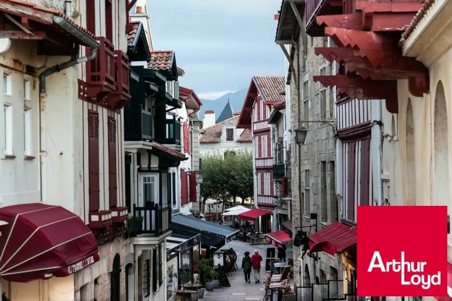 Saint-Jean de Luz - RUE PIETONNE N°1 - OPPORTUNITE RARE