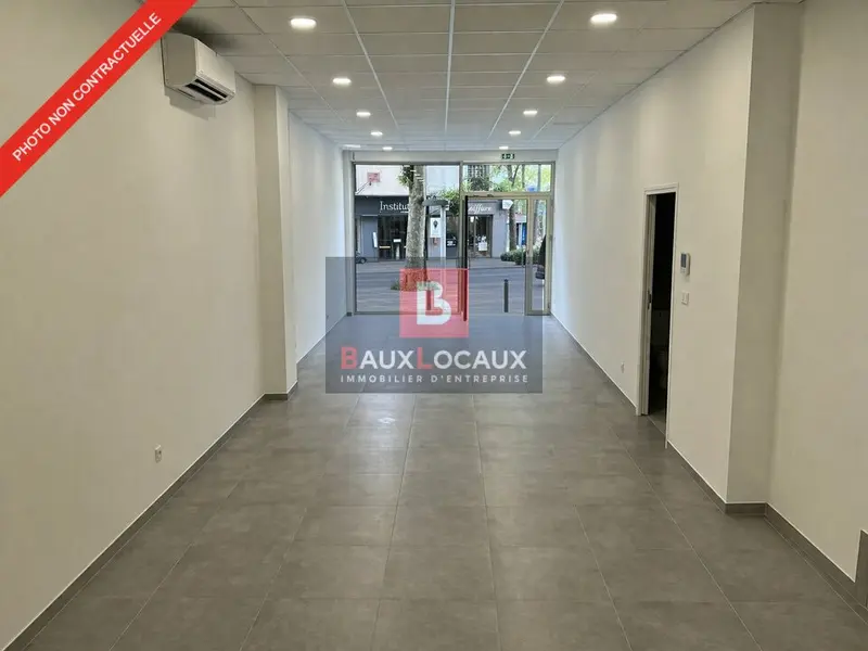 Local Commercial à vendre - Salon-De-Provence (13300) - 100 m² - 0 €