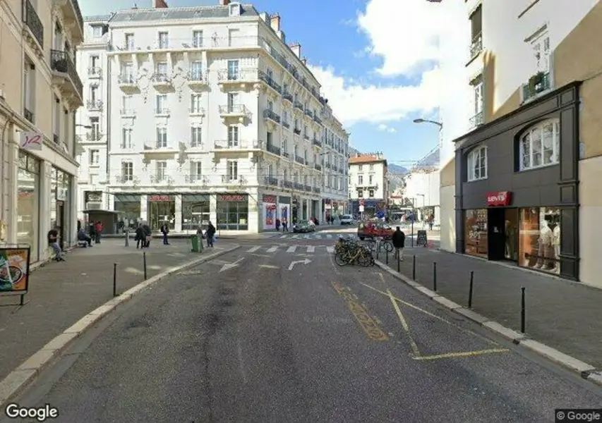 Local Commercial à louer - Grenoble (38000) - 120 m² - 2 500 €/mois