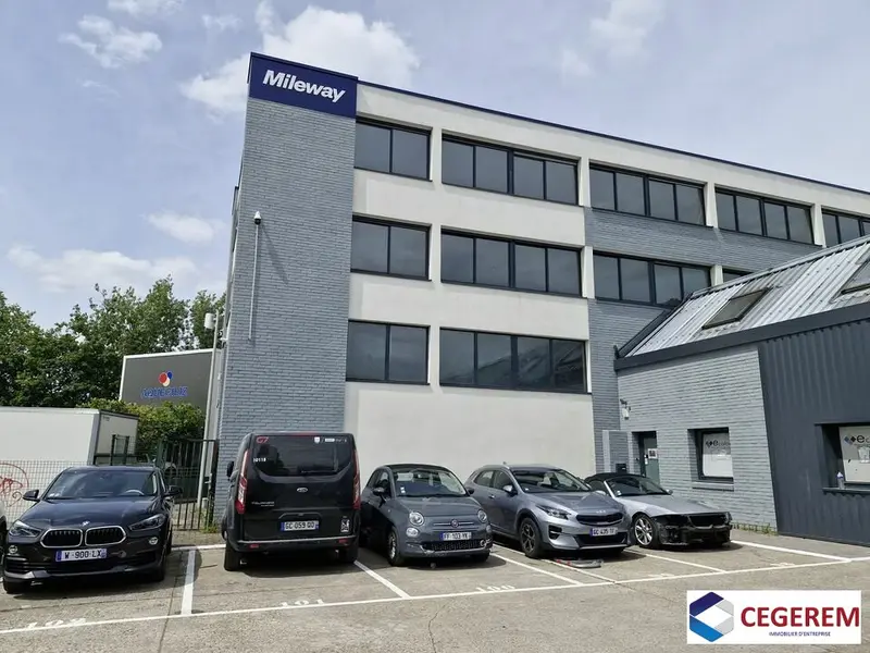 Bureau à louer - Évry (91000) - 658 m² - 6 305 €/mois