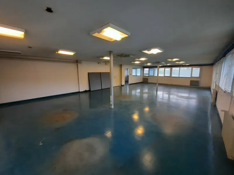 Bureau à louer - Romagnat (63540) - 130 m² - 1 083 €/mois