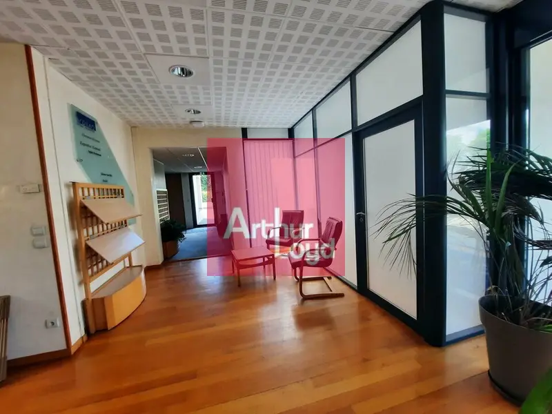 Bureau à louer - Clermont-Ferrand (63000) - 1142 m² - 13 323 €/mois