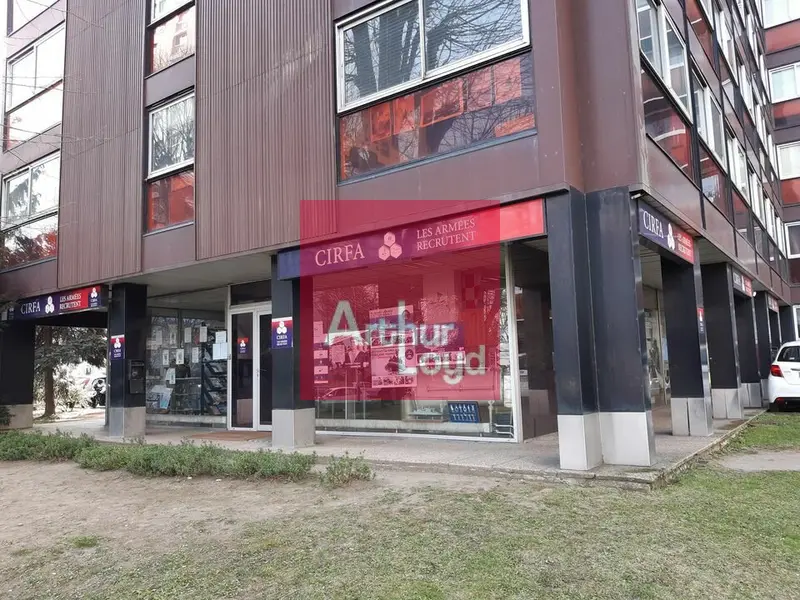 CLERMONT-FERRAND SECTEUR BERTHELOT BUREAUX 248 M² A LOUER