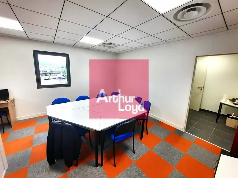 Bureau à louer - Clermont-Ferrand (63000) - 32 m² - 510 €/mois