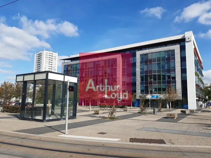 Bureau à louer - Clermont-Ferrand (63000) - 797 m² - 8 804 €/mois