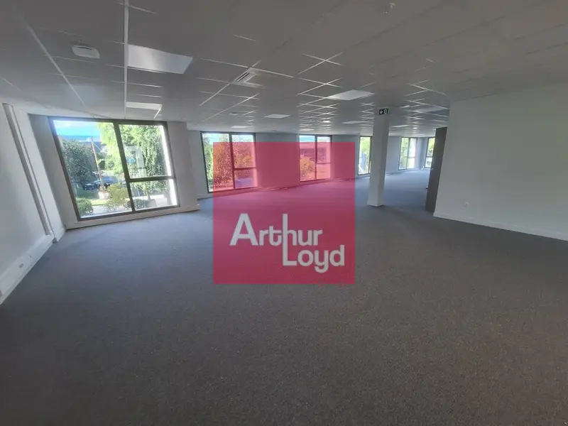 Bureau à louer - Clermont-Ferrand (63000) - 649 m² - 8 382 €/mois