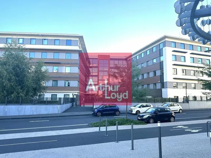 A vendre Bureaux 701m² Clermont-Ferrand