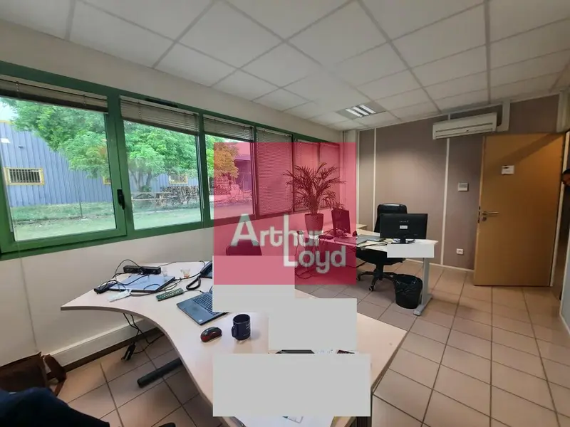 Bureau à vendre - Clermont-Ferrand (63100) - 1200 m²