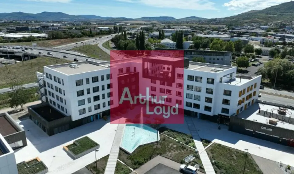 CLERMONT-FERRAND LA PARDIEU A  LOUER LOCAL COMMERCIAL 284  M²