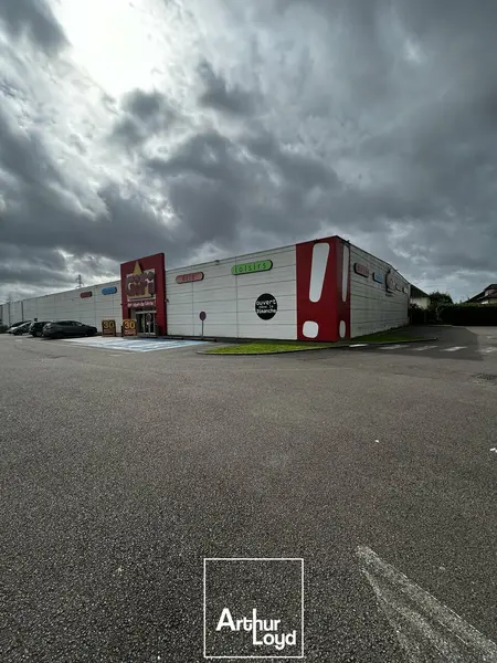 Local Commercial à vendre - La Chapelle-Aux-Brocs (19360) - 2546 m²