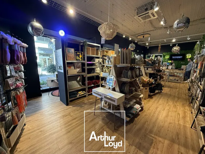 Local Commercial à vendre - Brive-La-Gaillarde (19100) - 200 m² - 0 €