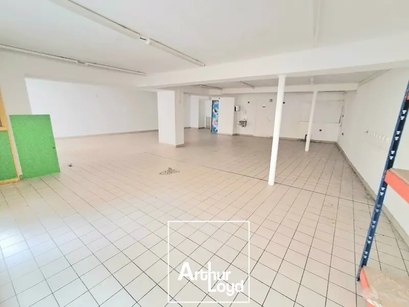 Local Commercial à louer - Donzenac (19270) - 140 m² - 600 €/mois