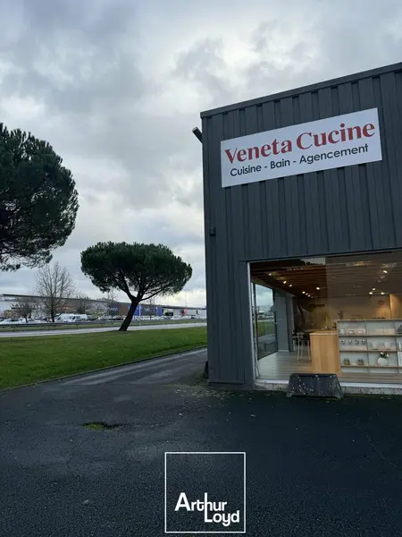 A louer Local commercial  430m² Brive-la-Gaillarde
