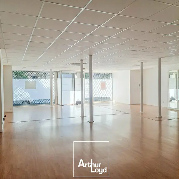 Local Commercial à louer - Brive-La-Gaillarde (19100) - 150 m² - 1 850 €/mois