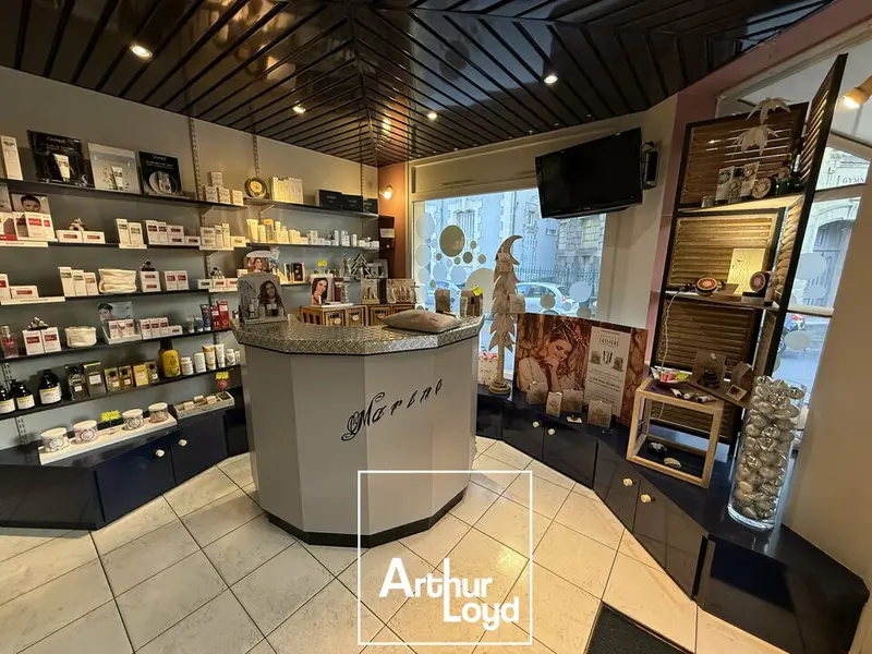 Local Commercial à louer - Brive-La-Gaillarde (19100) - 100 m² - 1 150 €/mois