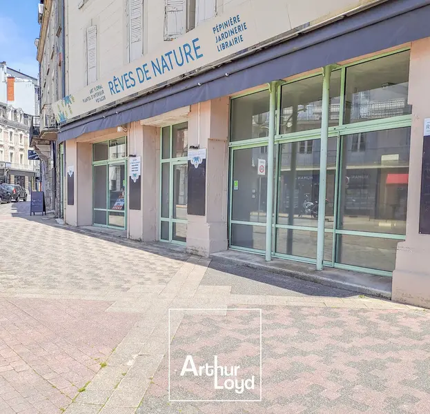 Local Commercial à louer - Tulle (19000) - 300 m² - 2 200 €/mois