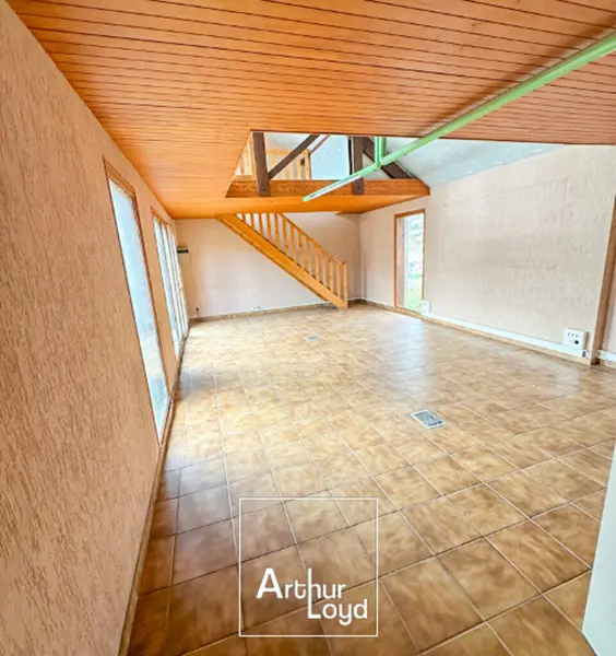 A vendre Bureaux 250m² La Chapelle-aux-Brocs