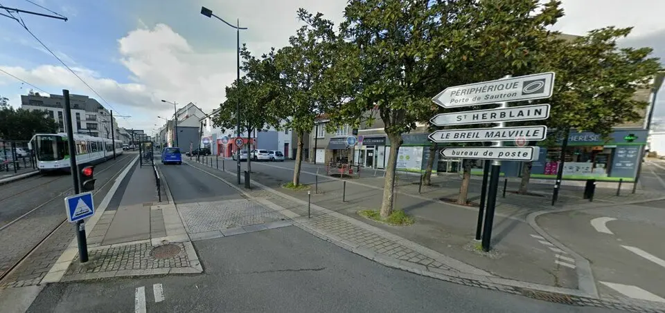 Local Commercial à louer - Nantes (44100) - 427 m² - 4 000 €/mois