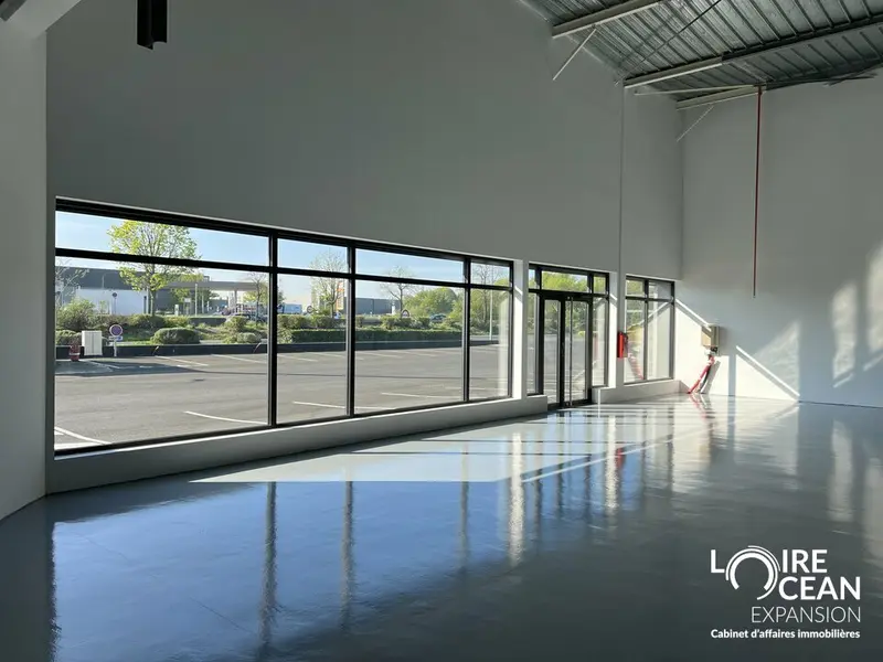 Local Commercial à louer - Beaucouzé (49070) - 601 m² - 5 056 €/mois