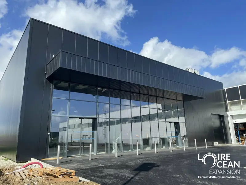 Local Commercial à louer - Cholet (49300) - 1000 m² - 8 333 €/mois
