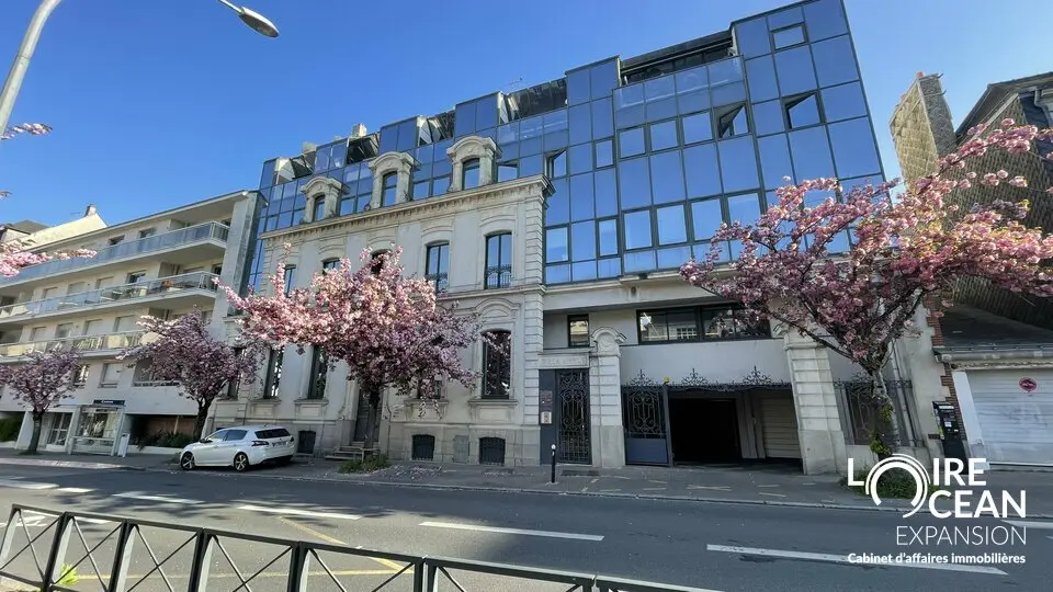 Bureau à louer - Nantes (44000) - 204 m² - 3 400 €/mois