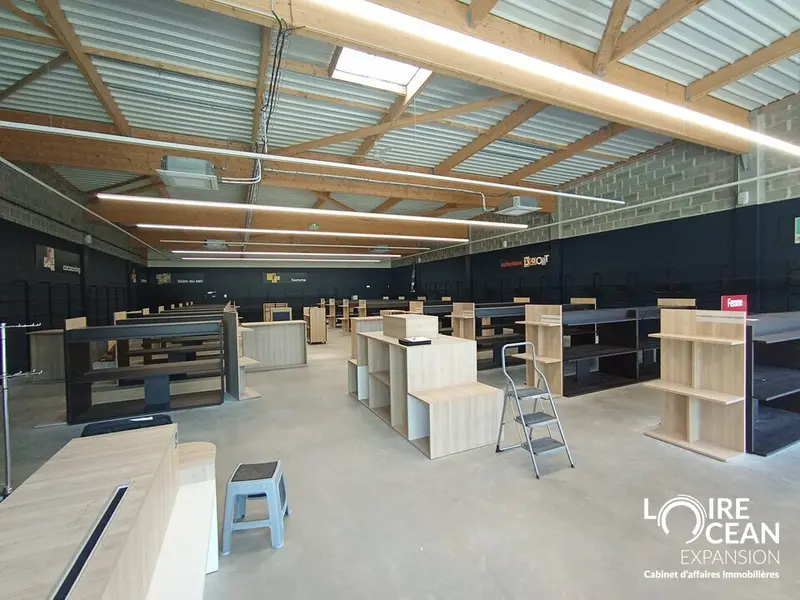 Local Commercial à louer - Verrières-En-Anjou (49112) - 560 m² - 4 200 €/mois