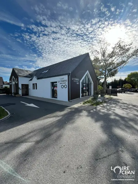 A LOUER - LOCAL COMMERCIAL à GUERANDE 