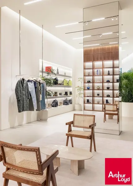 PLEIN CENTRE VILLE DE BIARRITZ LOCAL D'ANGLE