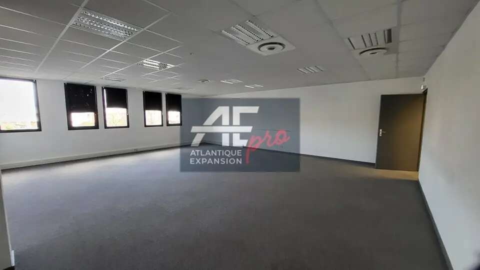 A LOUER PLATEAU DE BUREAU DE 180 M²  