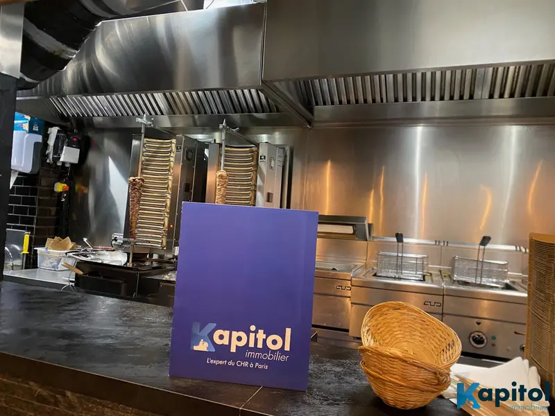 Restauration avec licence IV - Paris 1 - rue commerçante