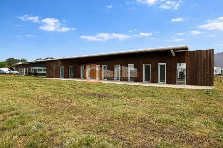 A VENDRE - BATIMENT 750 M² - TECHNOPOLE MARTILLAC