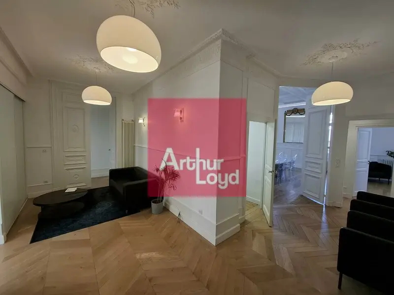 Bureau à louer - Clermont-Ferrand (63000) - 180 m² - 2 666 €/mois