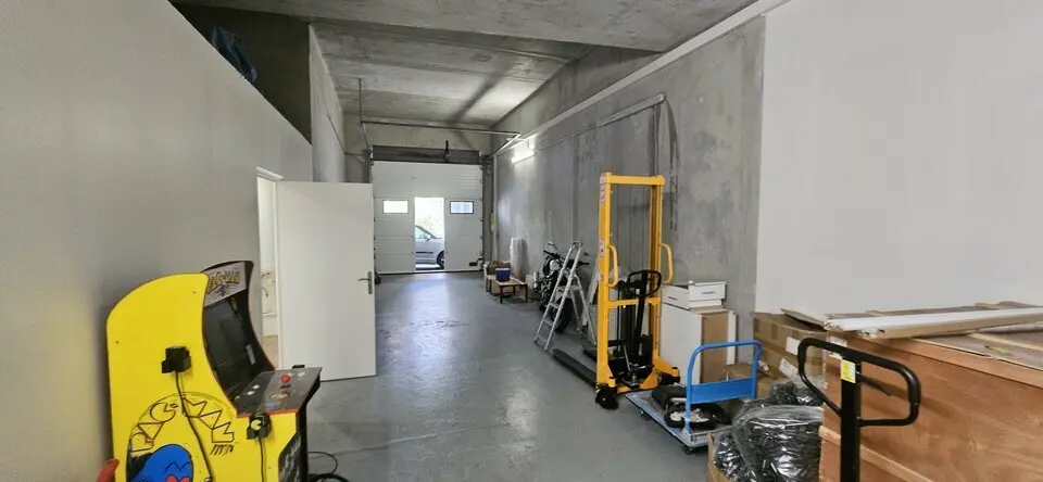 Entrepôt / Activité à louer - Nice (06200) - 115 m² - 1 661 €/mois