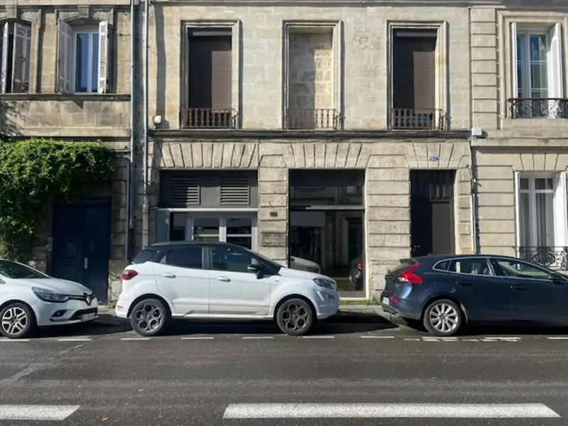 Local Commercial à louer - Bordeaux (33300) - 100 m² - 1 666 €/mois