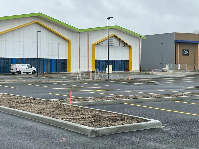 Local Commercial à louer - Virsac (33240) - 600 m² - 6 500 €/mois