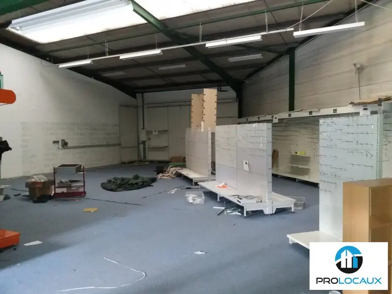 Entrepôt / Activité à louer - Échirolles (38130) - 350 m² - 2 356 €/mois