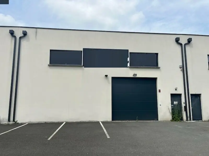 Entrepôt / Activité à vendre - Montussan (33450) - 400 m²