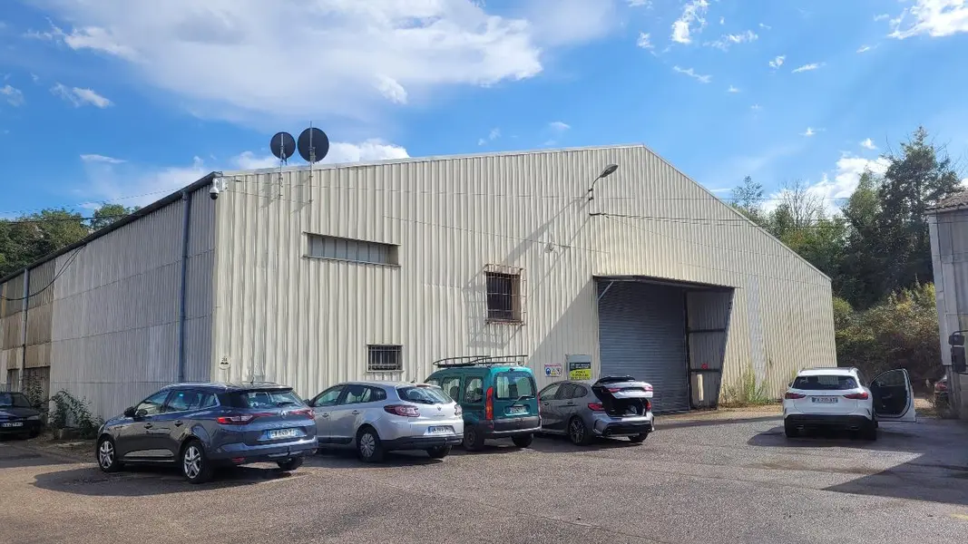 Entrepôt / Activité à louer - Grand-Couronne (76530) - 2150 m² - 4 500 €/mois