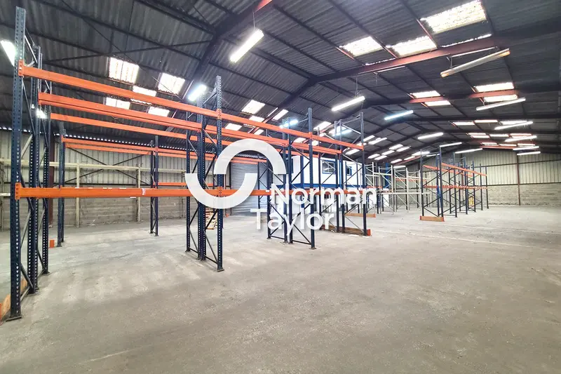 Local d'activité de 880 m² à louer  Sète  