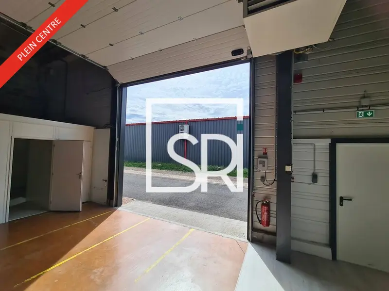 A louer Entrepôt 244m² Aubière