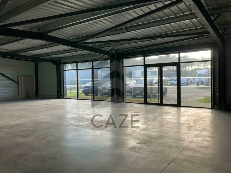 LOCAL COMMERCIAL A LOUER - MEES - AXE PASSANT