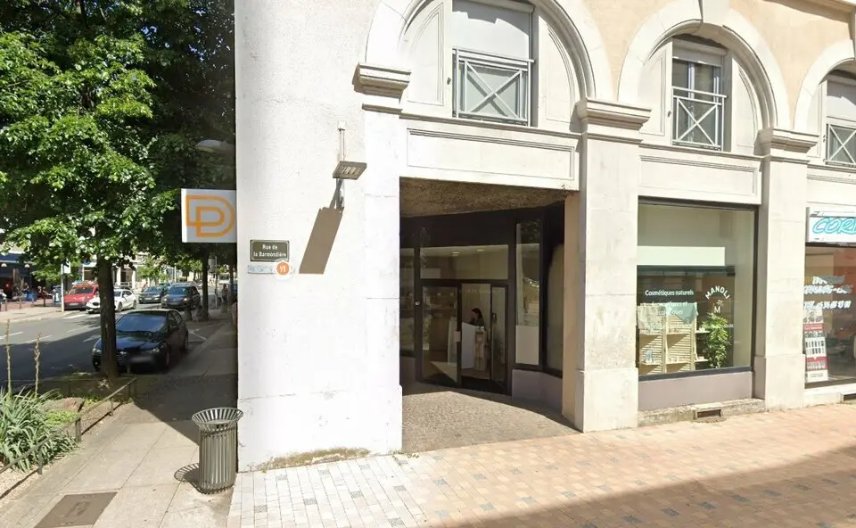 A louer Local commercial  37.72m² Arnas