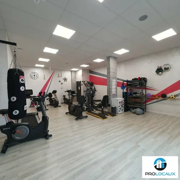 A louer Local commercial  98m² Saint-Martin-d'Hères